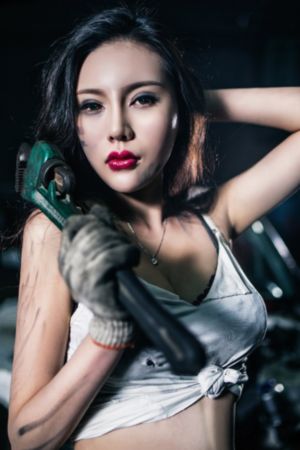 用我的手指来扰乱打烊后仅剩俩个