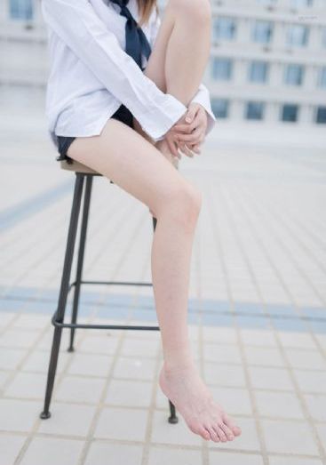 他不是我